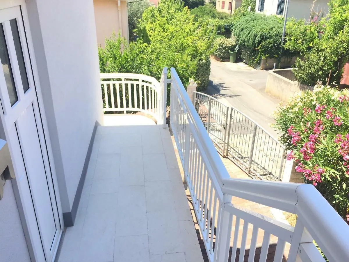 Apartment Iva 0*, Trogir